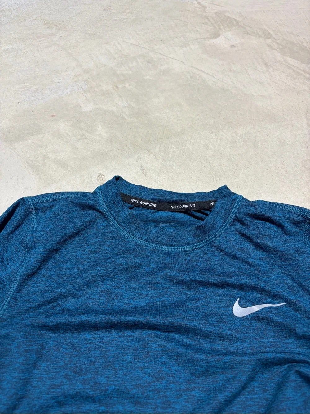 Nike running Long-Sleeve Performance Shirt blue XS